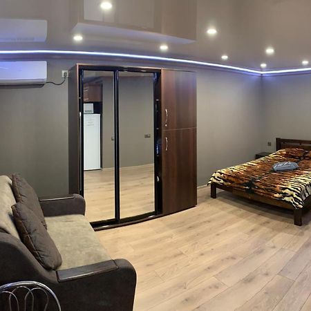 Loft-Студио В Самом Центре Николаева Lägenhet Exteriör bild